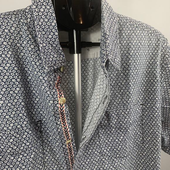 PD&C Men's XL Short Sleeve Button Down - Navy & White - Picture 5 of 7